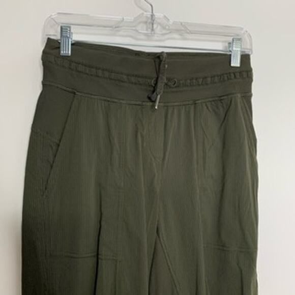 Luulemon Dance Studio Crop 25" Green Dark Olive  Pants Women Size 4 - Picture 7 of 16
